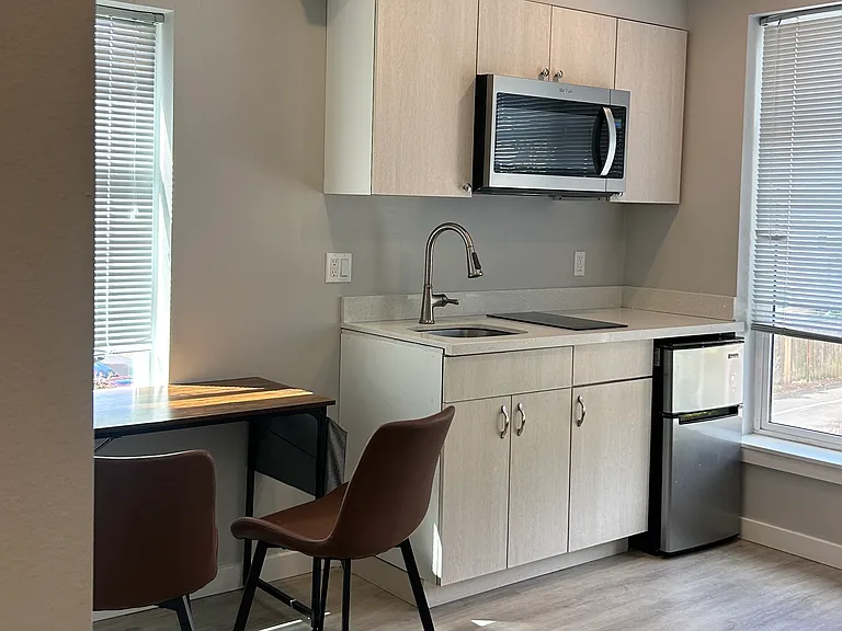 Ace Apartments — Photo 4