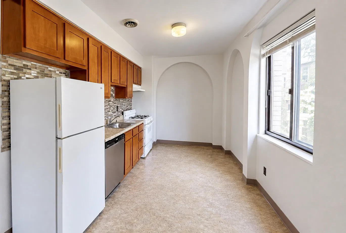 2 bed, $1,675 — Photo 2