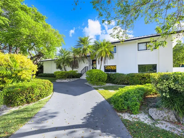 14615 SW 77th Ct, Palmetto Bay, FL 33158