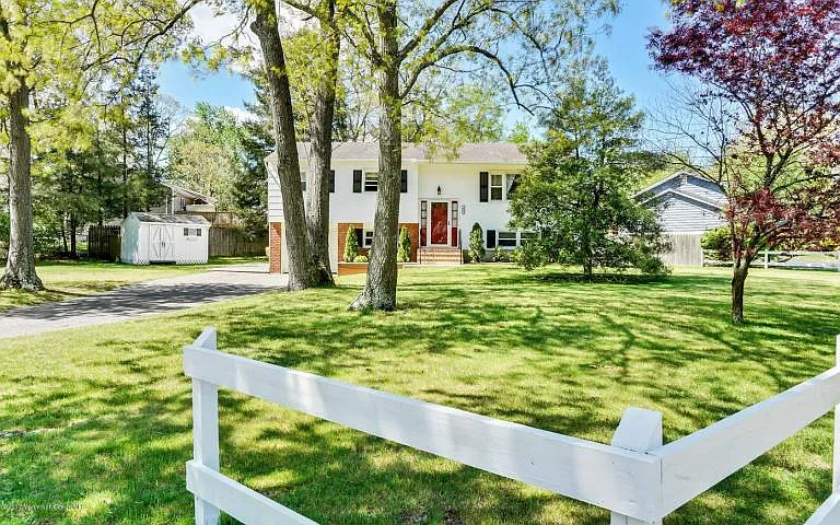 644 Montana Dr photo 1