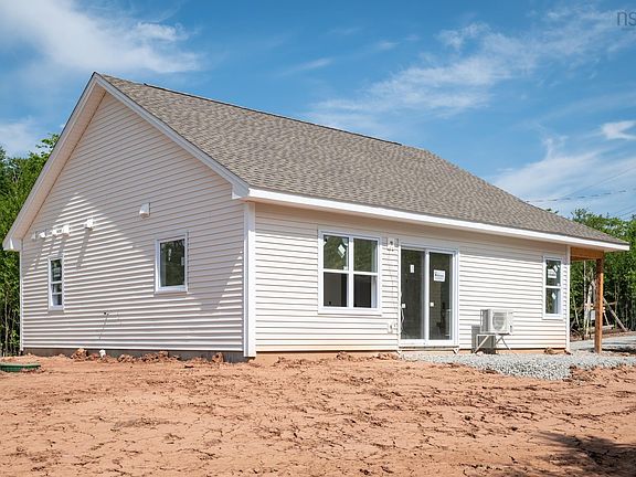5th image of 83 Maverick Ln