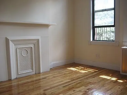 Rented by Skyline Group Real Estate | media 16