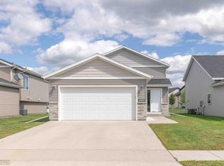 3834 31st St S, Moorhead, MN