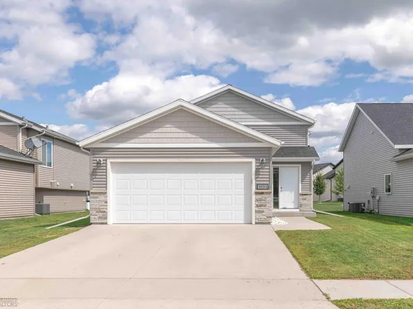 3834 31st St S, Moorhead, MN 56560