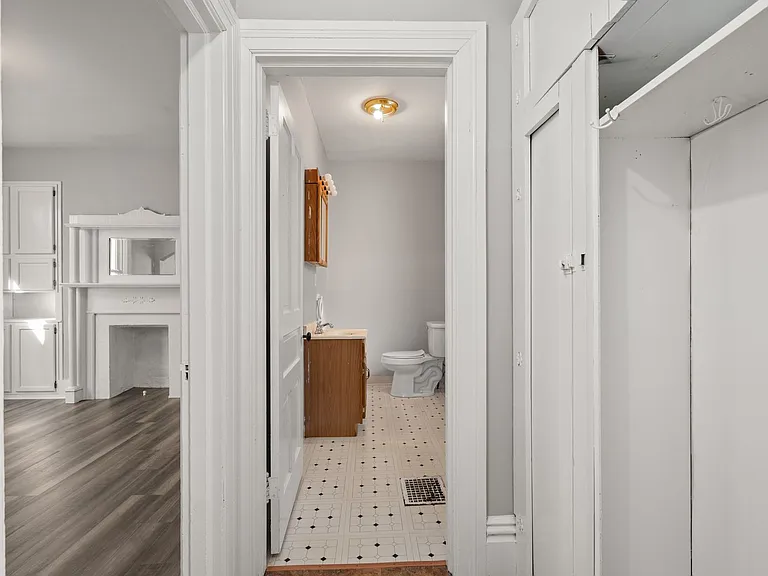 362 Republic St — Photo 11