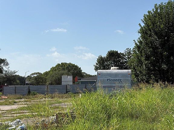 2nd image of 8626 Martin Luther King Blvd