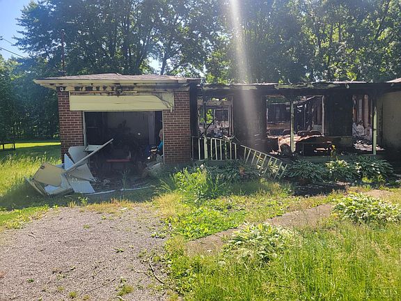 2nd image of 604 Laura Dr