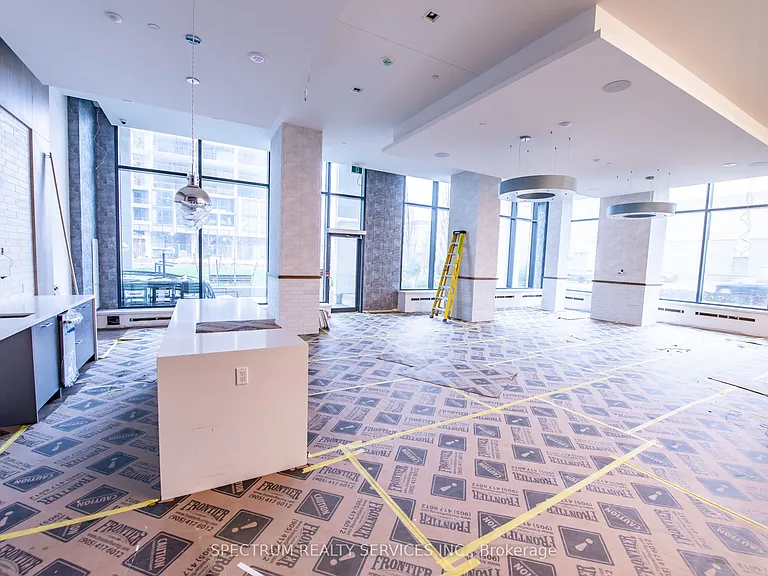 9000 Jane St #Penthouse 119 — Photo 37