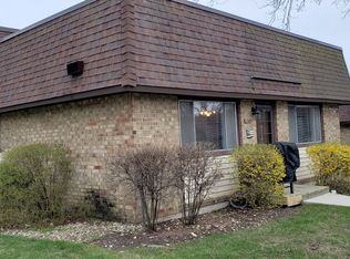 2600 Woodview Ct #2600, Waukegan, IL 60087