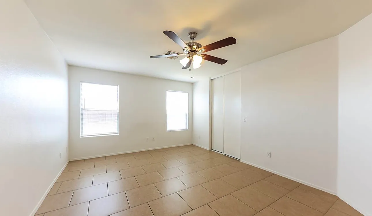 4 bed, 3.0 bath, 1150 sqft, $2,000 — Photo 3
