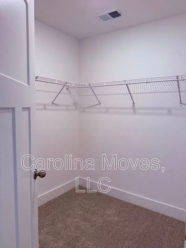 3 bed, 2.5 bath, 1616 sqft, $2,000 — Photo 4