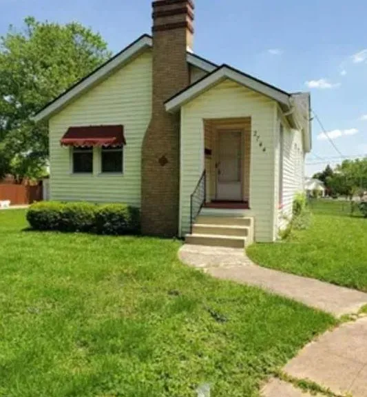 2744 Dwight Ave — Photo 1