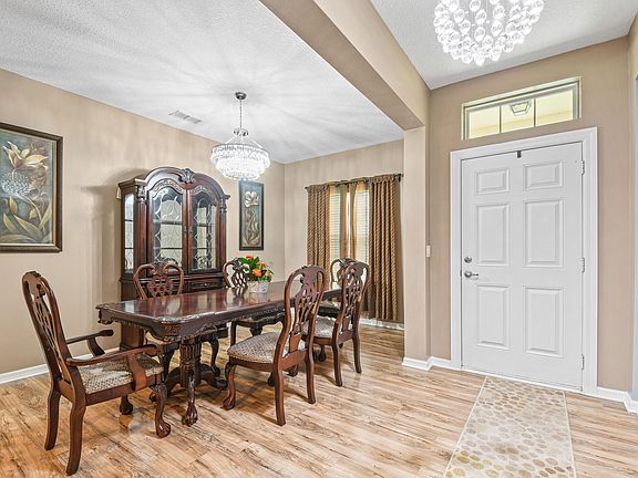 5th image of 2527 Madewood Dr