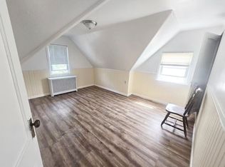 43 Brian St, New Hyde Park, NY 11040