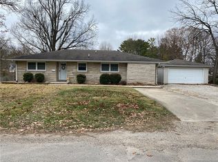 840 3rd St, Charleston, IL 61920