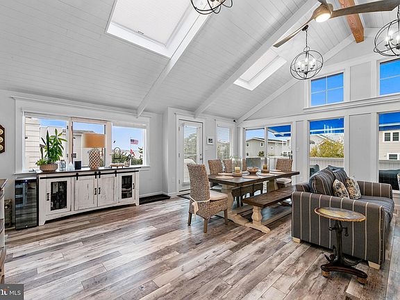 4th image of 2416 Bay Vista Dr