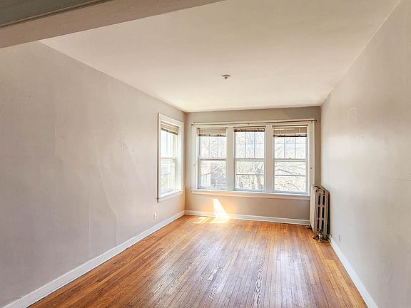 3rd image of 5021 N Winchester Ave #2