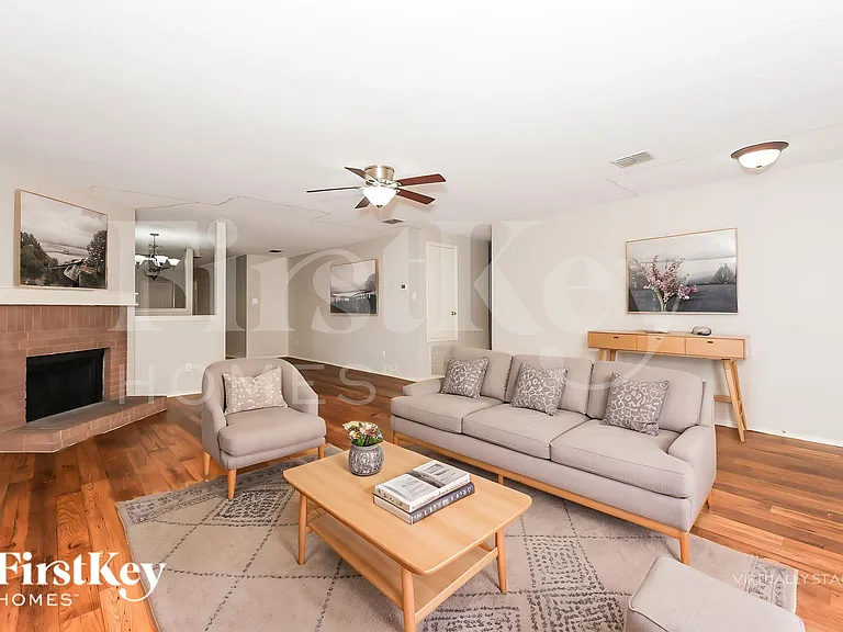 614 Silvertop Rd — Photo 3