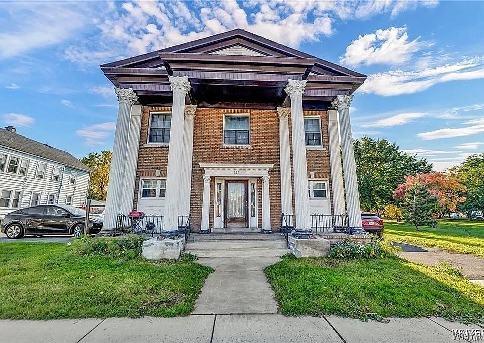 1st image of 227 Abbott Rd #4