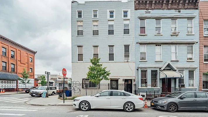 Rented by Nooklyn NYC LLC | media 32