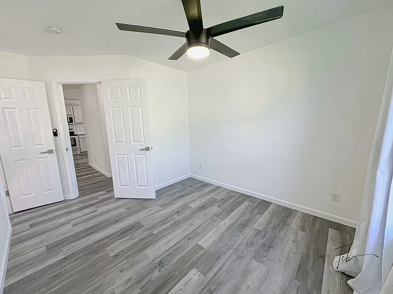 11 Holly Dr #B — Photo 16