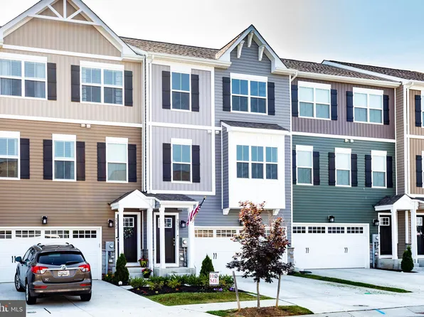 2731 Town View Cir, New Windsor, MD 21776