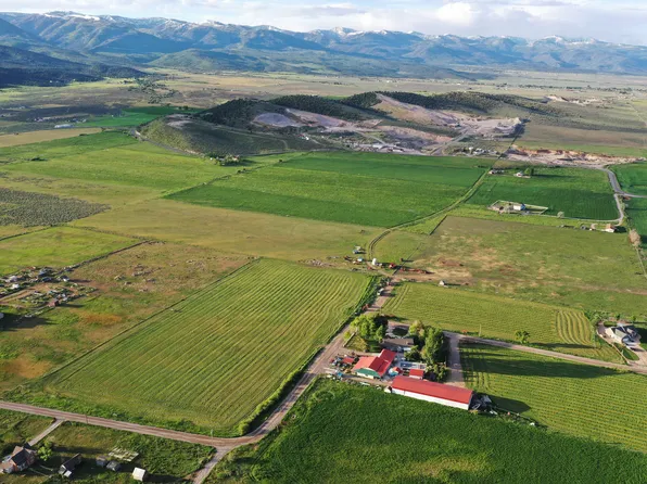 8 N Gravel Pit Rd E, Mount Pleasant, UT 84647