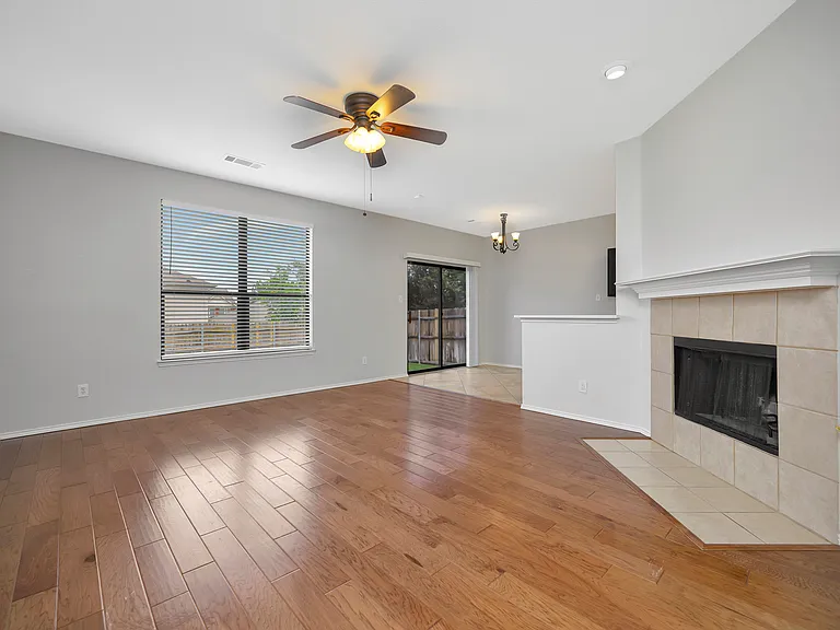 4144 Capstone Dr — Photo 3