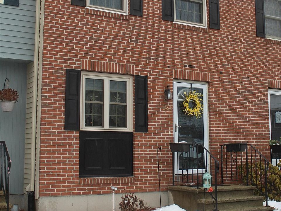 1st image of 235 Fox Hollow Dr