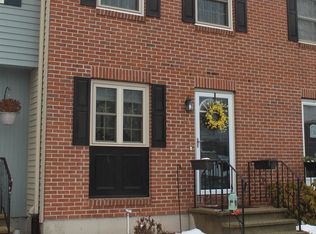 235 Fox Hollow Dr, Hudson, NH 03051