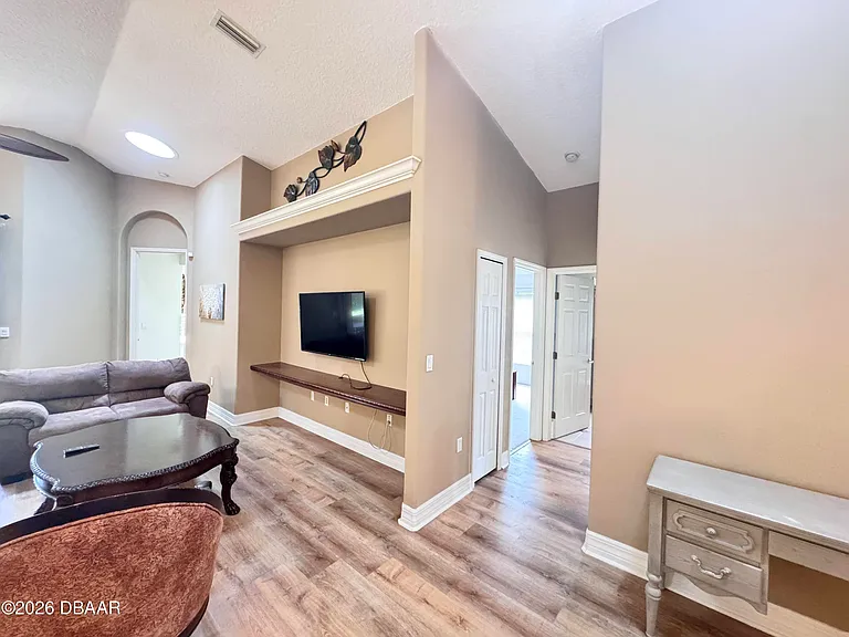 1315 Coconut Palm Cir — Photo 10