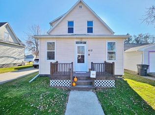 412 2nd St SE, Rugby, ND 58368