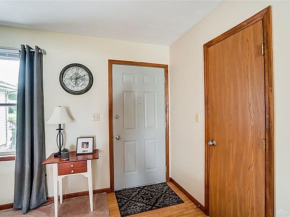 4th image of 3500 Redbud Dr