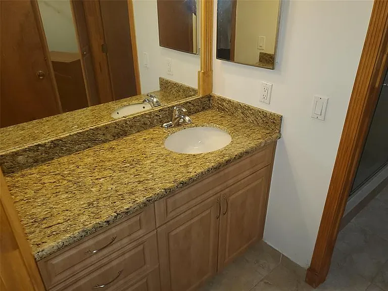 1046 Coral Club Dr — Photo 13