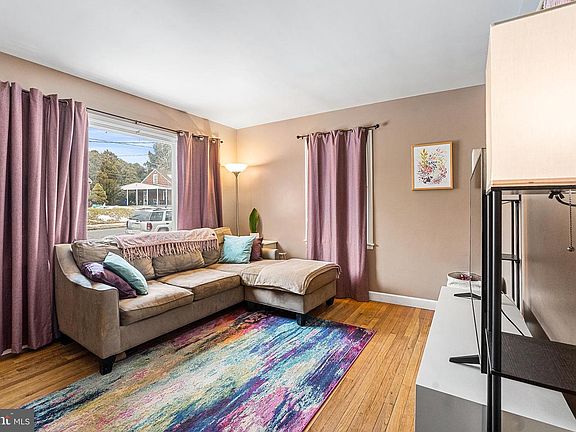 5th image of 225 McClellan St