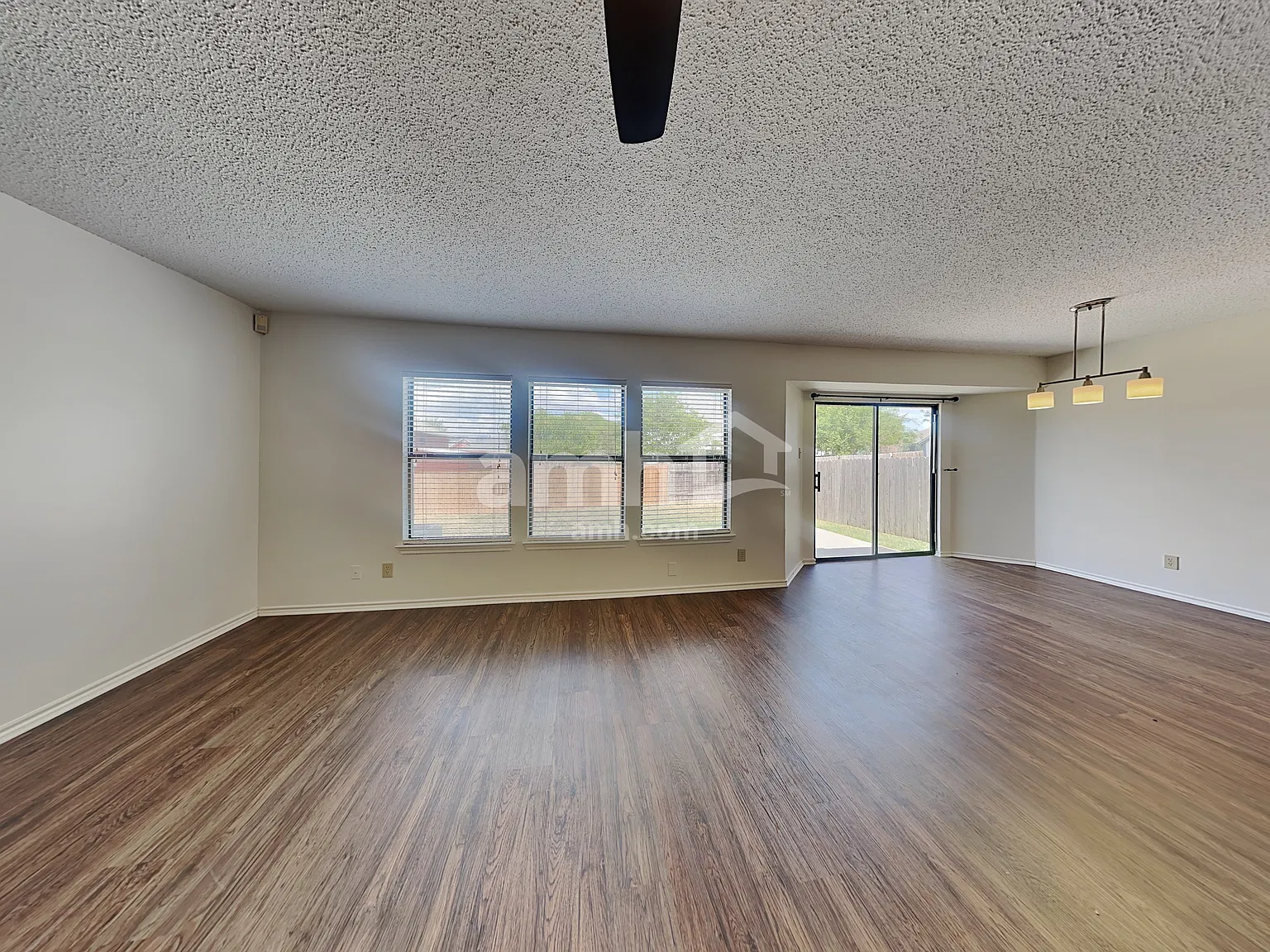 3 bed, 2.0 bath, 1893 sqft, $1,835 — Photo 3