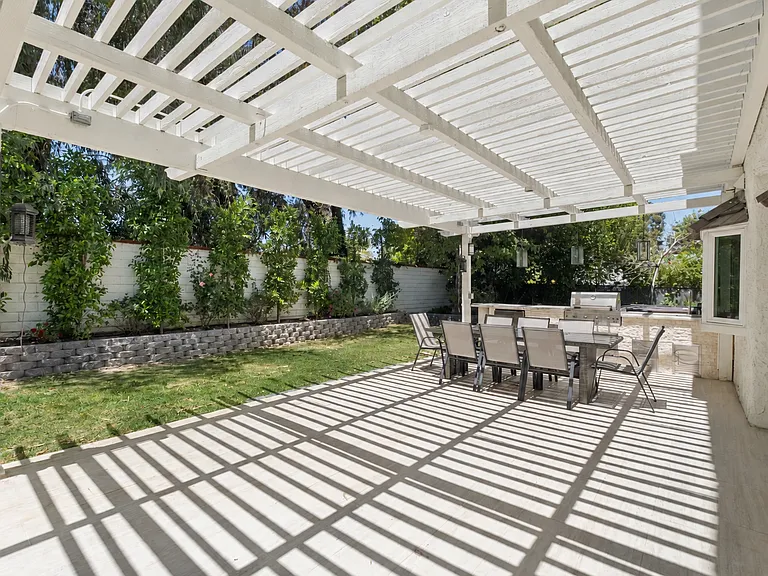 4215 Balcony Dr — Photo 41