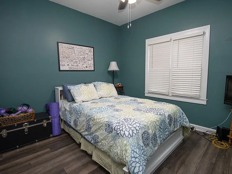 103 Ashley Ct — Photo 12