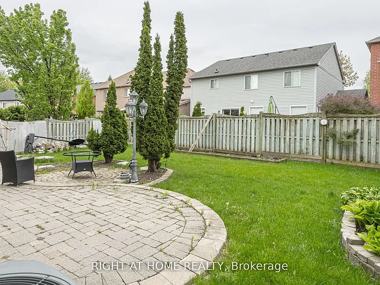40 Sabbe Cres #BASEMENT — Photo 3