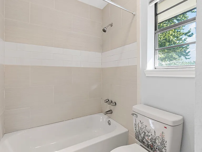 221 Azalea Dr — Photo 22