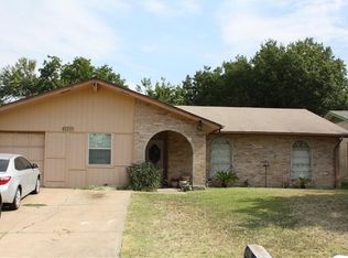322 Carol Dr, Grand Prairie, TX 75052