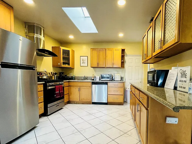 14021 Gridley Rd — Photo 10