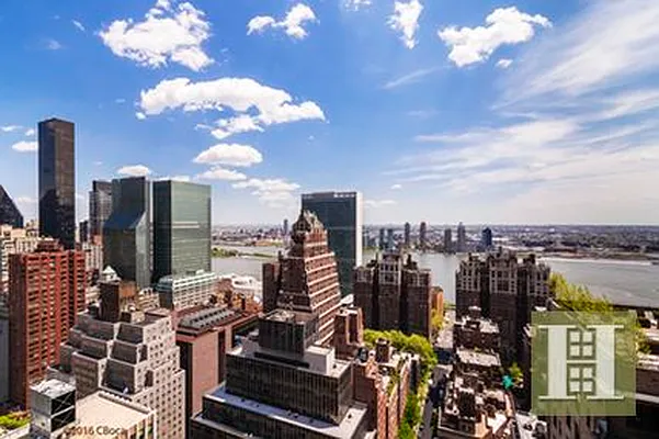 Rented by Halstead Real Estate | media 31