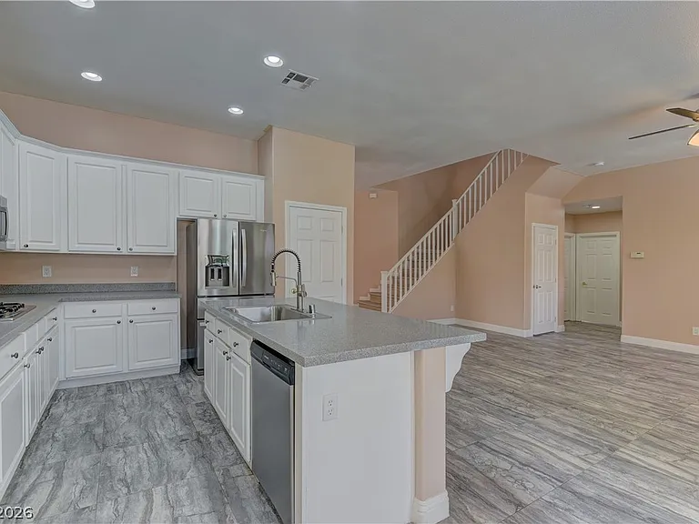 5862 Bluthe Bridge Ave — Photo 9
