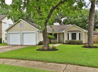 8614 Lake Crystal Dr, Houston, TX 77095