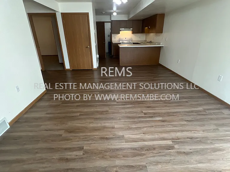 202 W North St — Photo 5