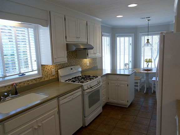 5th image of 103 Club Villa Dr E