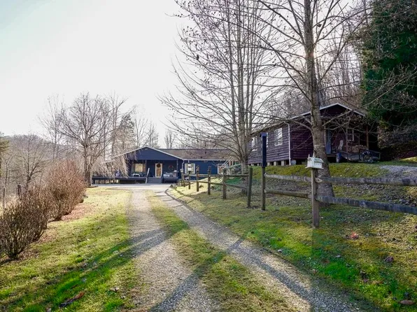 151 Deer Run Dr, Wayne, WV 25570