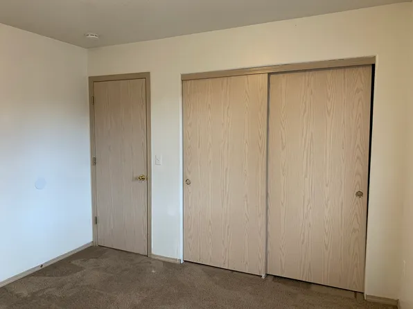8532 NE Knott St #A-d, Portland, OR 97220