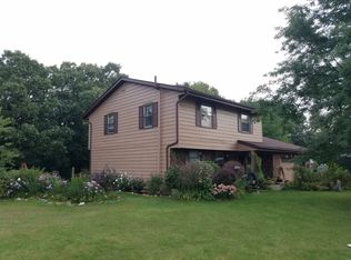 S80W35802 Oak Ridge Dr, Eagle, WI 53119